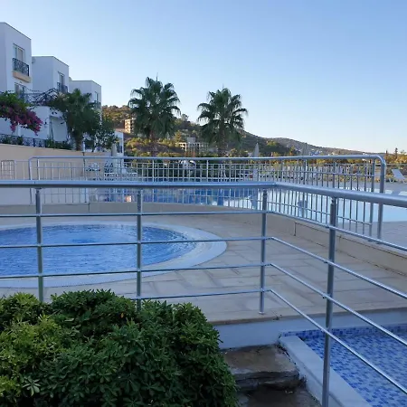 Διαμέρισμα Pool, Beach, Shopping In Walking Distance *