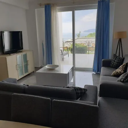 Pool, Beach, Shopping In Walking Distance Διαμέρισμα